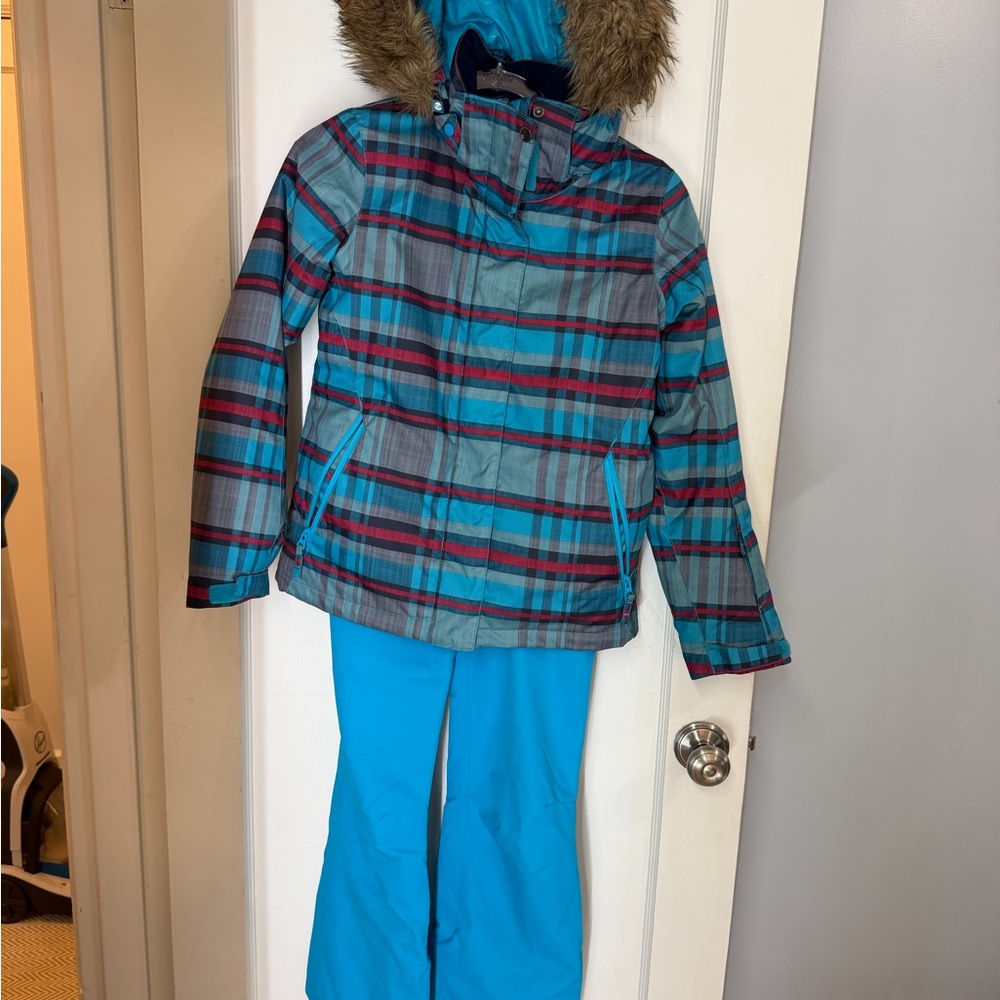 Roxy Girls Snow Bundle - L (10-12) - Snow Pants and Snow Jacket - Super Cute!